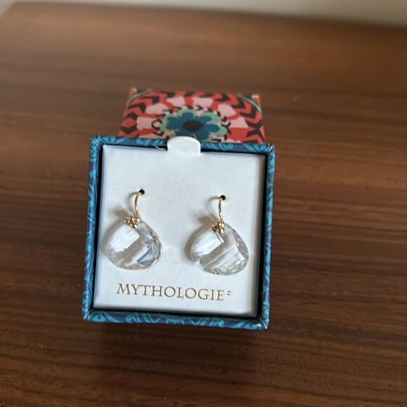 Mythologie clear faceted broad teardrop faux crystal pierced earrings New w/ tag - Picture 2 of 7